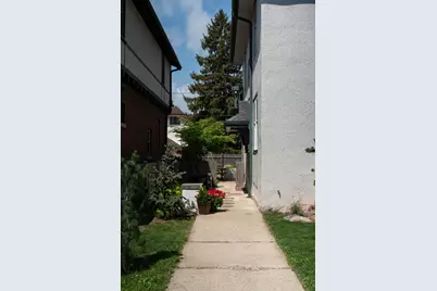 3033 N Murray Ave, Milwaukee, WI 53211 - Photo 48