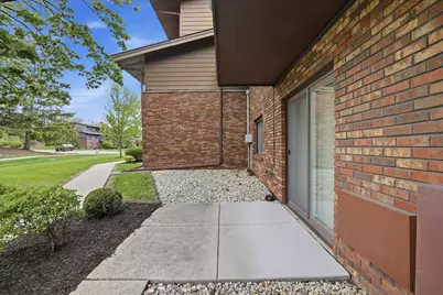 4075 S 84th St #4, Greenfield, WI 53228 - Photo 14