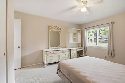 4075 S 84th St #4, Greenfield, WI 53228 - Photo 10