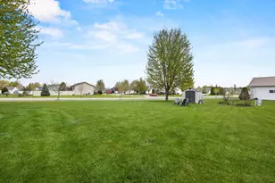 W6484 Brandon Ct, Greenville, WI 54942 - Photo 28