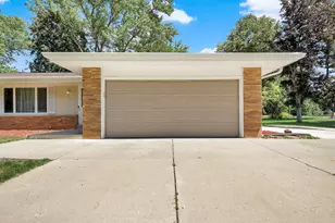 17550 Brooklawn Dr, Brookfield, WI 53045 - Photo 6