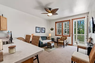 281  Victorian Village Dr #25, Elkhart Lake, WI 53020 - Photo 4
