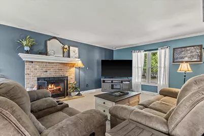 1923  Cliff-Alex Ct, Waukesha, WI 53189 - Photo 8