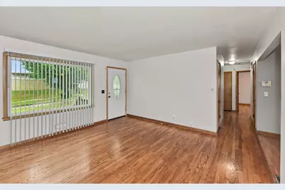 7400 W Melvina St, Milwaukee, WI 53216 - Photo 6
