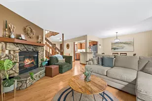 6318 Cedar St, Wauwatosa, WI 53213 - Photo 2