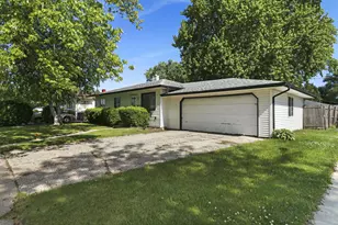 1712 87th St, Kenosha, WI 53143 - Photo 2