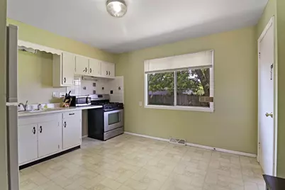 1712  87th St, Kenosha, WI 53143 - Photo 6