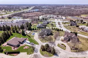9223 W Wyndham Hills Ct, Franklin, WI 53132 - Photo 60