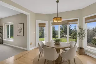 9223 W Wyndham Hills Ct, Franklin, WI 53132 - Photo 10
