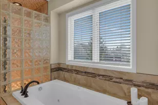 9223 W Wyndham Hills Ct, Franklin, WI 53132 - Photo 36