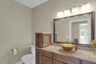 9223 W Wyndham Hills Ct, Franklin, WI 53132 - Photo 24