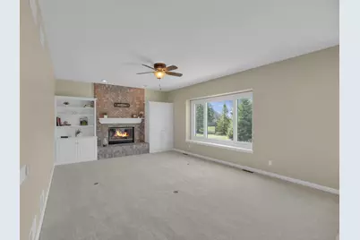 9223 W Wyndham Hills Ct, Franklin, WI 53132 - Photo 12