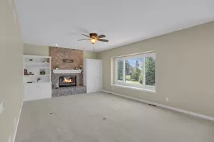 9223 W Wyndham Hills Ct, Franklin, WI 53132 - Photo 14