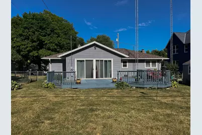 119  Roosevelt St, Fort Atkinson, WI 53538 - Photo 2