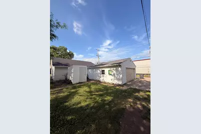 1633  Avon St, La Crosse, WI 54603 - Photo 2