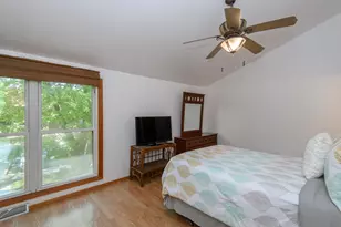 6941 W Glenbrook Rd, Milwaukee, WI 53223 - Photo 16