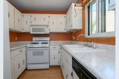 6941 W Glenbrook Rd #3, Milwaukee, WI 53223 - Photo 8