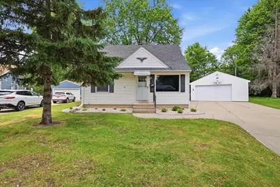 534  Peters Dr, Waukesha, WI 53188 - Photo 1