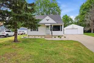 534 Peters Dr, Waukesha, WI 53188 - Photo 1