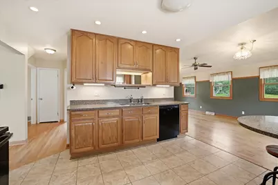 534  Peters Dr, Waukesha, WI 53188 - Photo 8