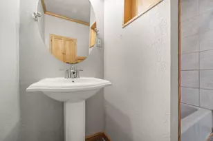 2410 S Lenox St, Milwaukee, WI 53207 - Photo 12