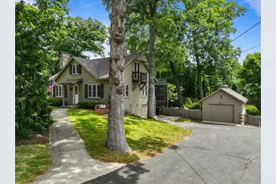 837  Van Slyke Dr, Fontana, WI 53125 - Photo 1