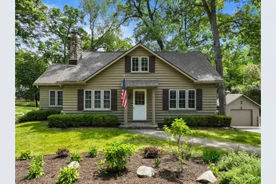 837  Van Slyke Dr, Fontana, WI 53125 - Photo 2