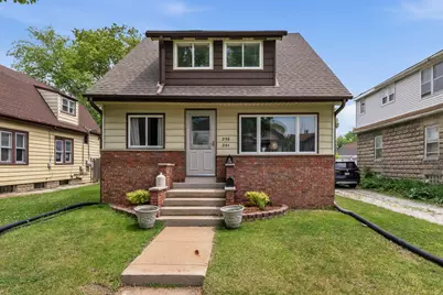 2154 S 69th St, West Allis, WI 53219 - Photo 2