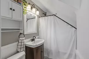 2154 S 69th St, West Allis, WI 53219 - Photo 20