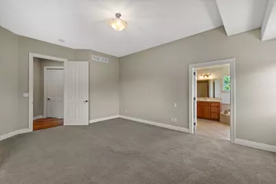 W358N6658  Spring Hollow Cir, Oconomowoc, WI 53066 - Photo 18