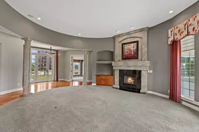 W358N6658  Spring Hollow Cir, Oconomowoc, WI 53066 - Photo 4