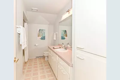 9212 S 41st St, Franklin, WI 53132 - Photo 36