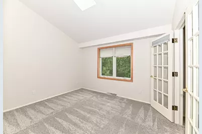 9212 S 41st St, Franklin, WI 53132 - Photo 32