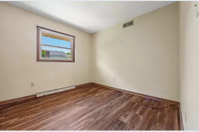 7557  Chapel Hill Ct, Franklin, WI 53132 - Photo 22