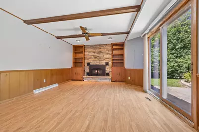 7557  Chapel Hill Ct, Franklin, WI 53132 - Photo 12