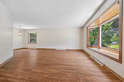7557  Chapel Hill Ct, Franklin, WI 53132 - Photo 8