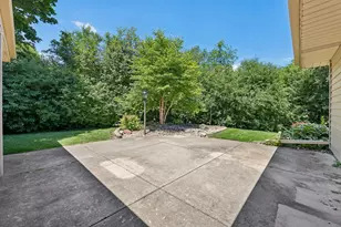 7557 Chapel Hill Ct, Franklin, WI 53132 - Photo 42