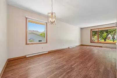 7557  Chapel Hill Ct, Franklin, WI 53132 - Photo 16