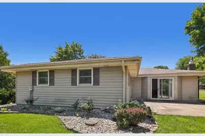 7557  Chapel Hill Ct, Franklin, WI 53132 - Photo 34