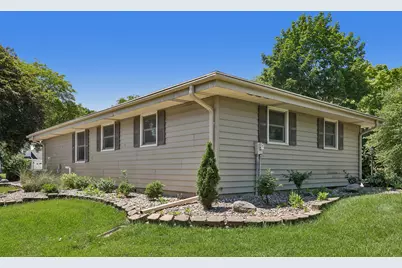 7557  Chapel Hill Ct, Franklin, WI 53132 - Photo 32