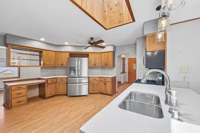 7557  Chapel Hill Ct, Franklin, WI 53132 - Photo 18