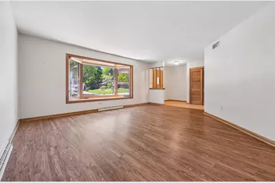 7557  Chapel Hill Ct, Franklin, WI 53132 - Photo 10