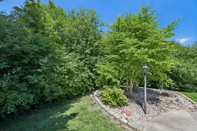 7557  Chapel Hill Ct, Franklin, WI 53132 - Photo 38