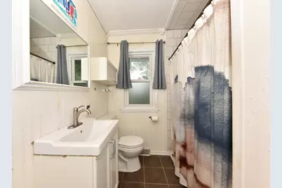 W170N9340  Woodlawn Dr, Menomonee Falls, WI 53051 - Photo 12
