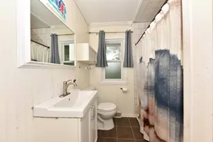 W170N9340 Woodlawn Dr, Menomonee Falls, WI 53051 - Photo 12