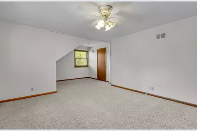 2311 W Kenboern Dr, Glendale, WI 53209 - Photo 44