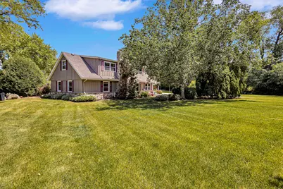 2311 W Kenboern Dr, Glendale, WI 53209 - Photo 10