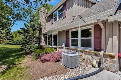 2311 W Kenboern Dr, Glendale, WI 53209 - Photo 66