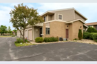W177N9769  Riversbend Cir, Germantown, WI 53022 - Photo 1