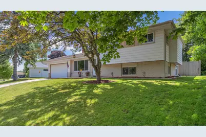 215 E Beutel Rd, Port Washington, WI 53074 - Photo 28